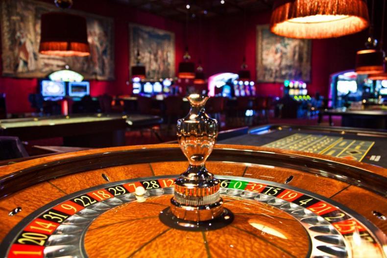 Ruleta nebo kostky, aneb jakou hru hrát? Ruleta nebo kostky, aneb kterou hru hrát?