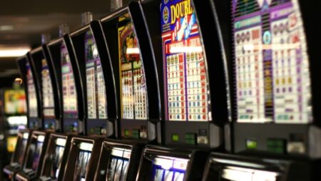Mýty a fakta o výherních automatech a dalších casinových hrách