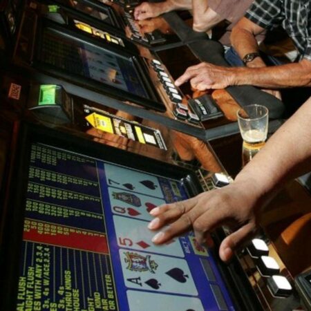 Videopoker – casinová hra, na které se dá vydělat