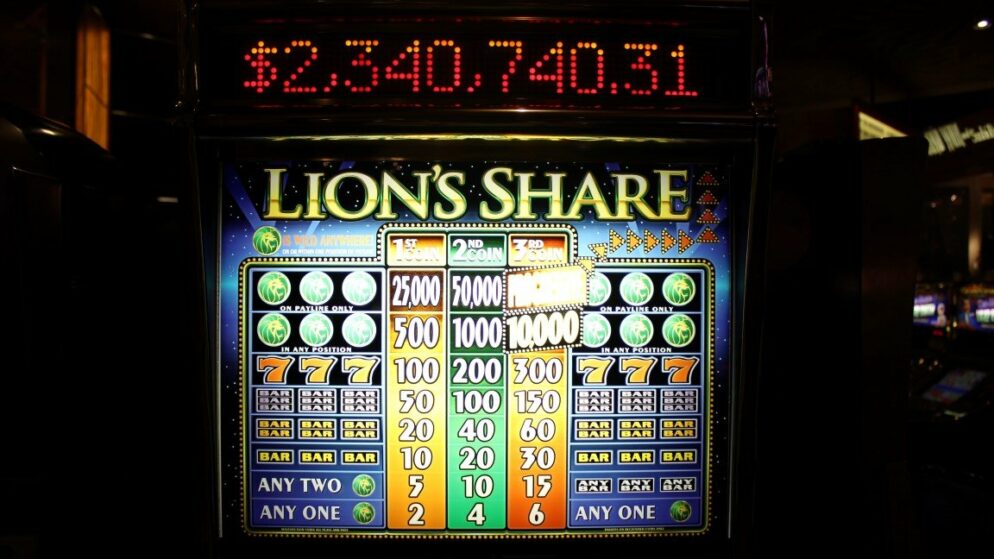 Hráč vyhrál $2,4m na stroji, na němž 15 let nepadl jackpot