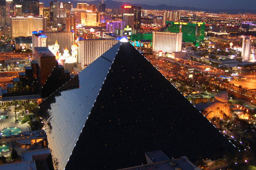 luxor-hotel-casino-Las-Vegas-Search4ahotel