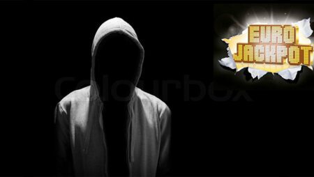 Eurojackpot: Výherce 2,5 miliardy korun přijel do Prahy vlakem a měl silnou trému