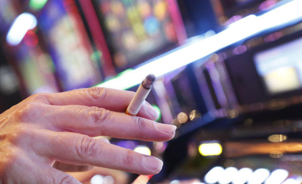 Casino dealer: Vysněná práce nebo noční můra?