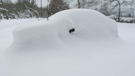 auto pod snehem