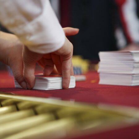 Nejdůležitější casinové inovace moderní doby – automatické míchačky karet